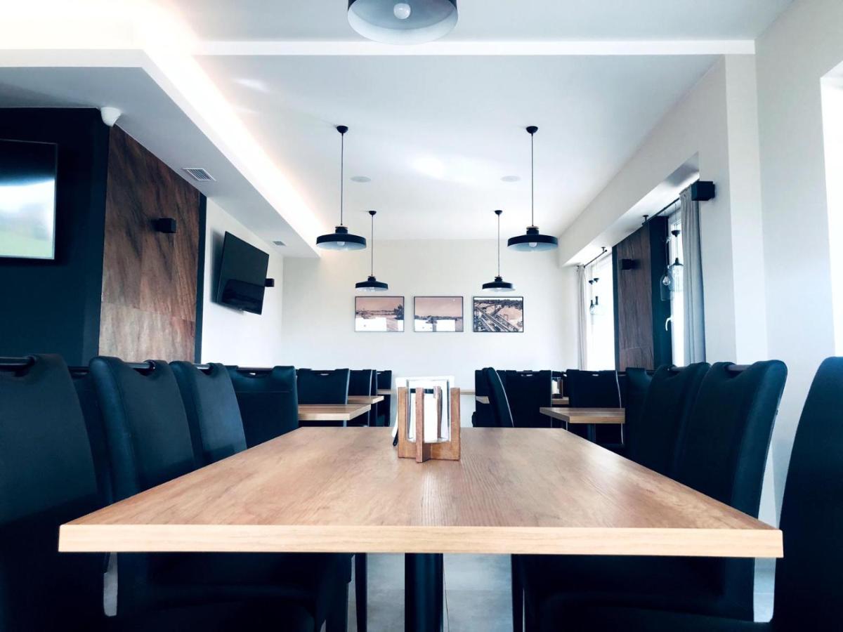 PRZYSTANEK ROSZKÓW -NOCLEGI i RESTAURACJA Exterior foto